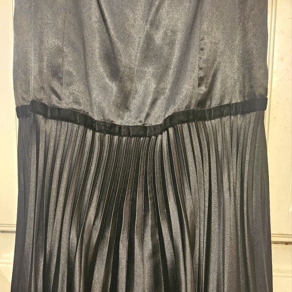 After 5pm, Pleated Dress - Picture 6 of 13